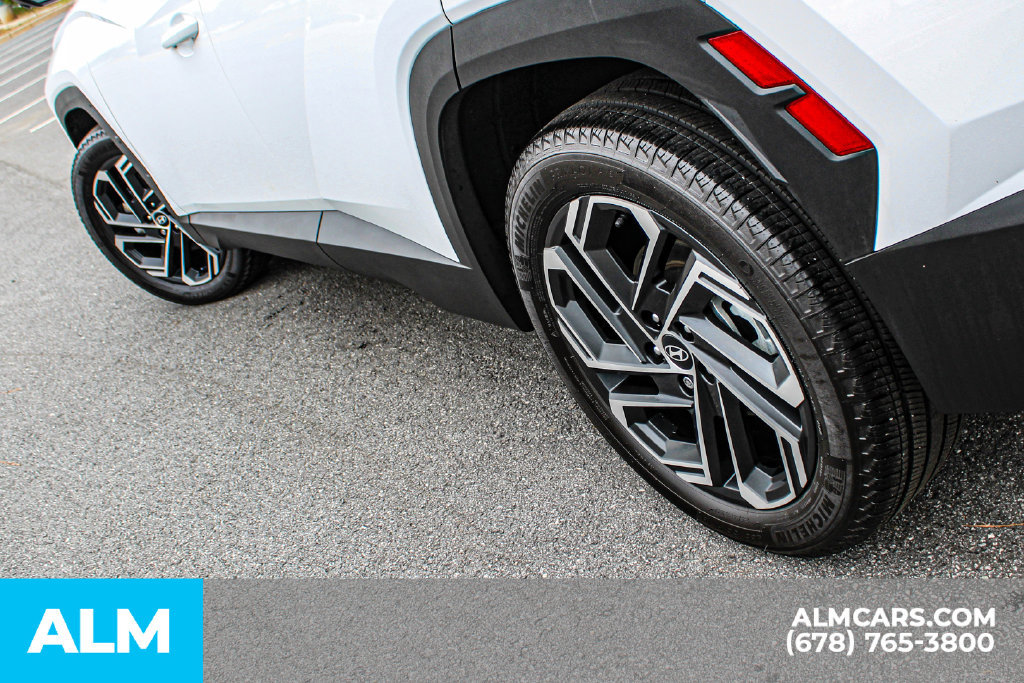 Used 2025 Hyundai Tucson Limited AWD/4WD image 14