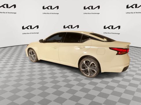 Used 2023 Nissan Altima 2.5 SR w/ SR Premium Package AWD/4WD image 6