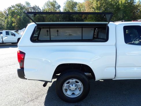 Used 2021 Toyota Tacoma SR RWD image 47