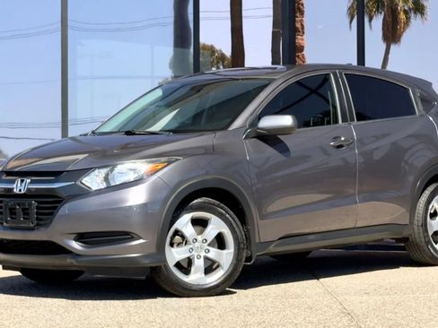 Used 2016 Honda HR-V LX image 3