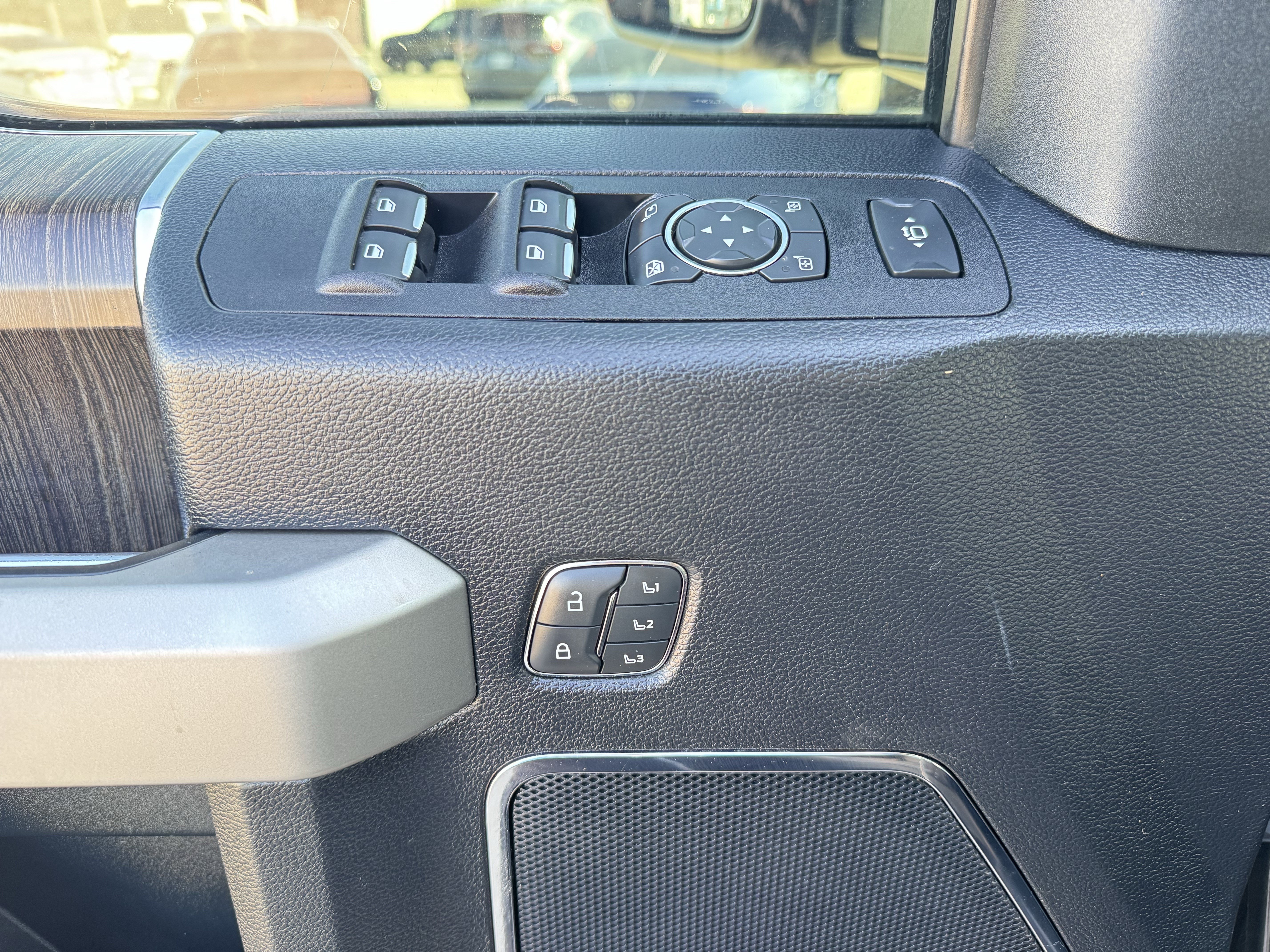 Used 2020 Ford F250 Lariat AWD/4WD image 12
