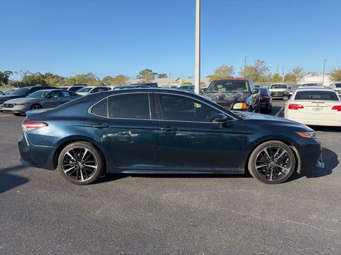 Used 2019 Toyota Camry XSE image 9