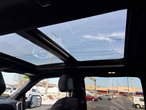 Used 2019 Ford F150 Platinum w/ Equipment Group 701A Luxury image 16