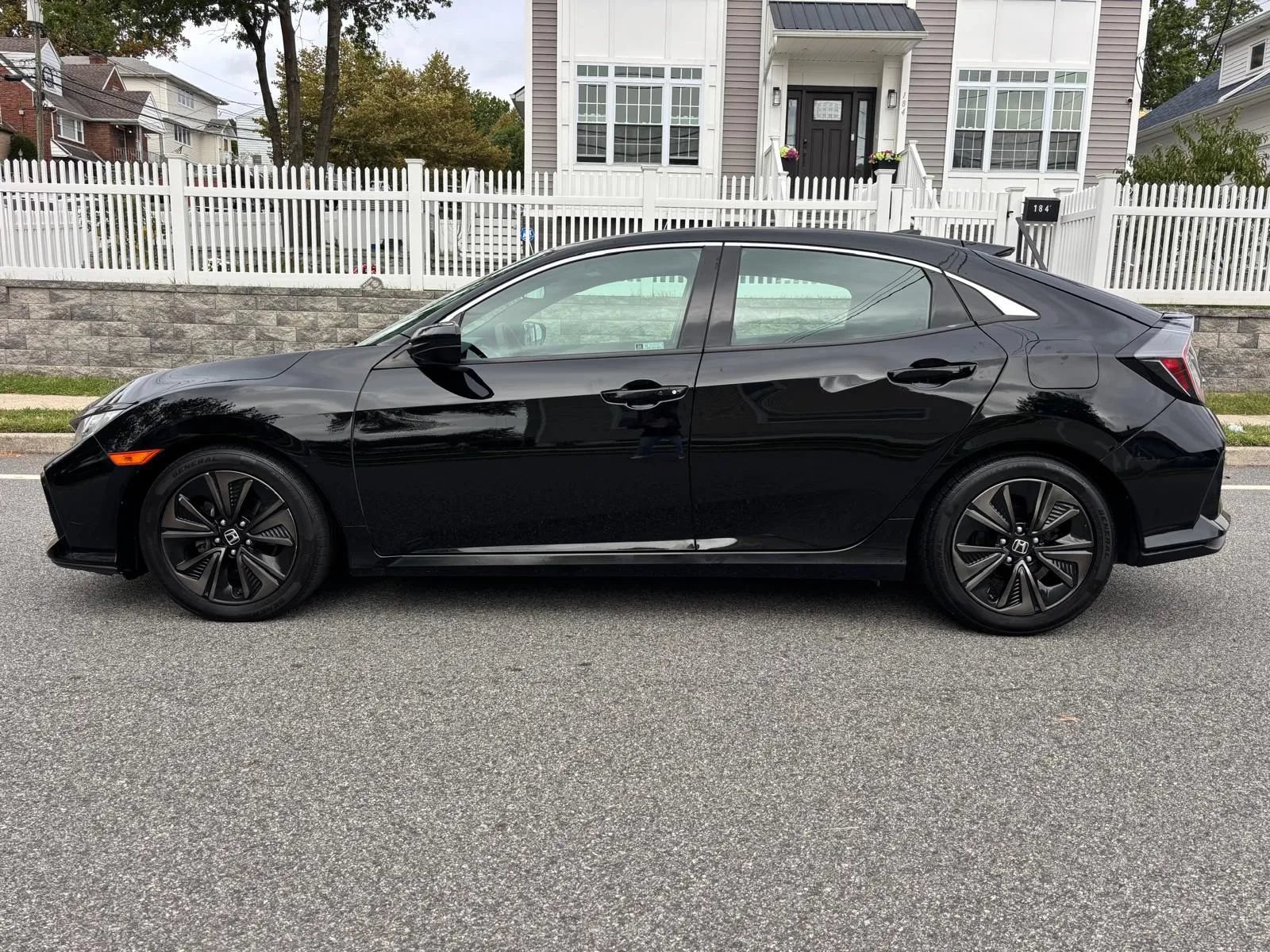 Used 2019 Honda Civic EX image 2