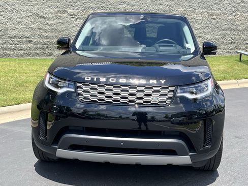 Used 2024 Land Rover Discovery S AWD/4WD image 9