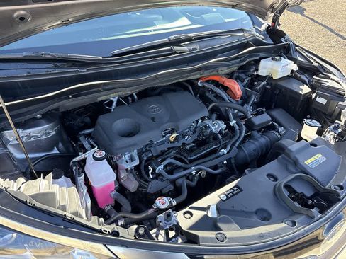 Used 2022 Toyota Sienna Platinum image 7