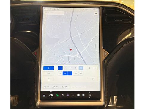 Used 2018 Tesla Model X 75D image 32