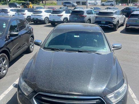 Used 2015 Ford Taurus Limited FWD image 6
