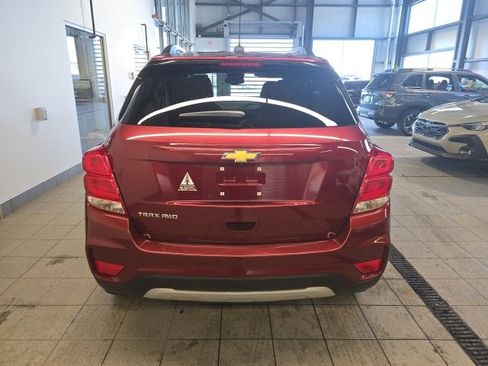 Used 2022 Chevrolet Trax LT w/ LT Convenience Package image 5