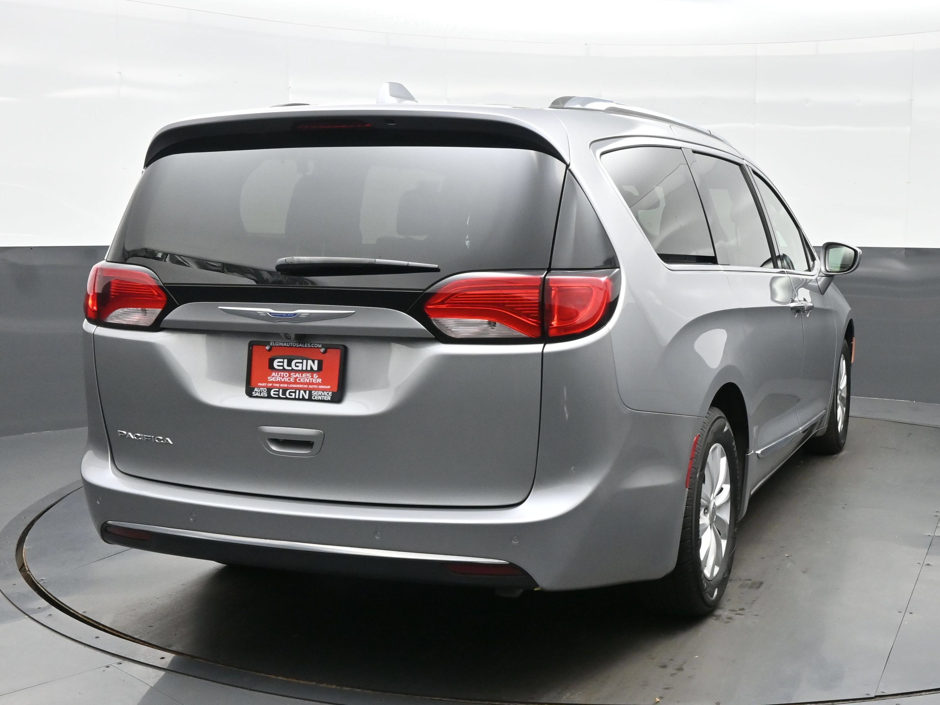Used 2018 Chrysler Pacifica Touring-L Plus FWD image 5