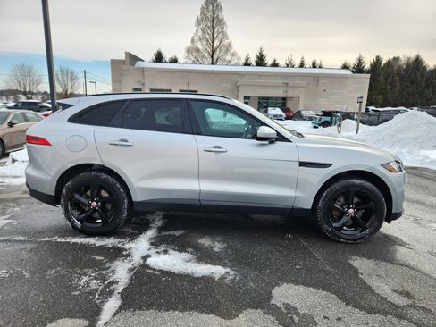 Used 2019 Jaguar F-PACE Premium image 6