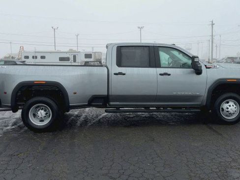 New 2026 GMC Sierra 3500 Pro w/ 1SA Pro Safety Plus Package image 9