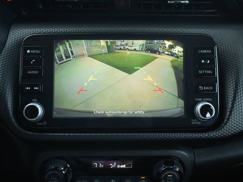 Used 2022 Nissan Kicks SV image 14