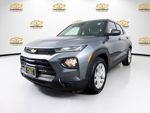 Used 2021 Chevrolet TrailBlazer LS FWD image 3