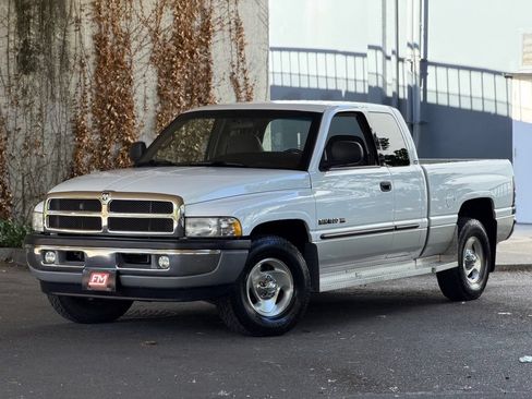 Used 2001 Dodge Ram 1500 Truck 2WD Quad Cab image 3