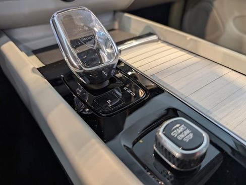 New 2026 Volvo XC60 B5 Ultra w/ Protection Package Premier image 22