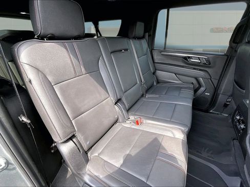 Used 2025 Chevrolet Suburban RST w/ Comfort Package image 25