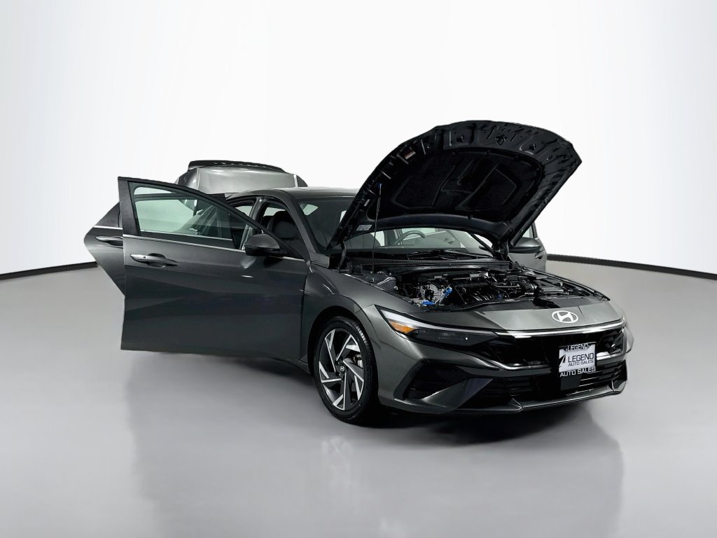 Used 2025 Hyundai Elantra SEL FWD image 21