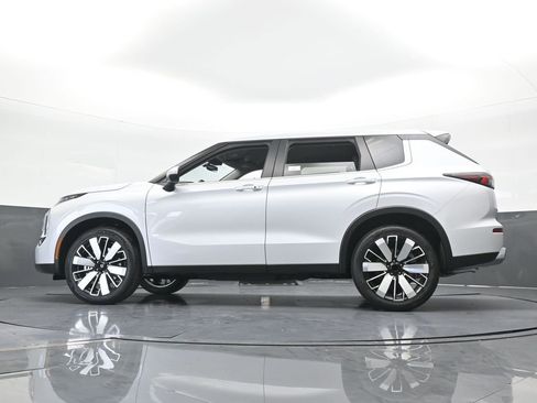New 2026 Mitsubishi Outlander SE image 66