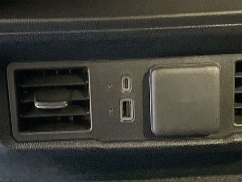 Used 2025 Chevrolet Silverado 1500 LT image 26