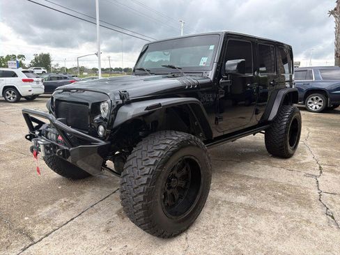 Used 2018 Jeep Wrangler Unlimited Rubicon w/ Connectivity Group AWD/4WD image 13