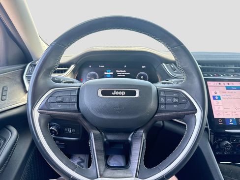Used 2023 Jeep Grand Cherokee L Limited AWD/4WD image 16