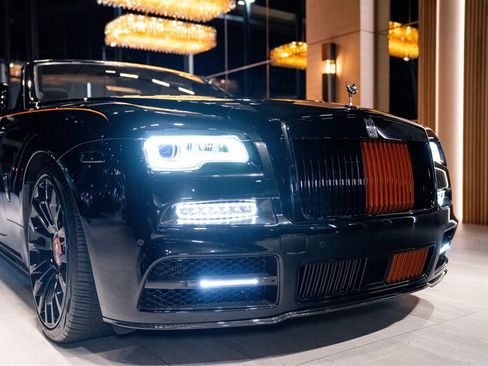 Used 2019 Rolls-Royce Dawn RWD image 27