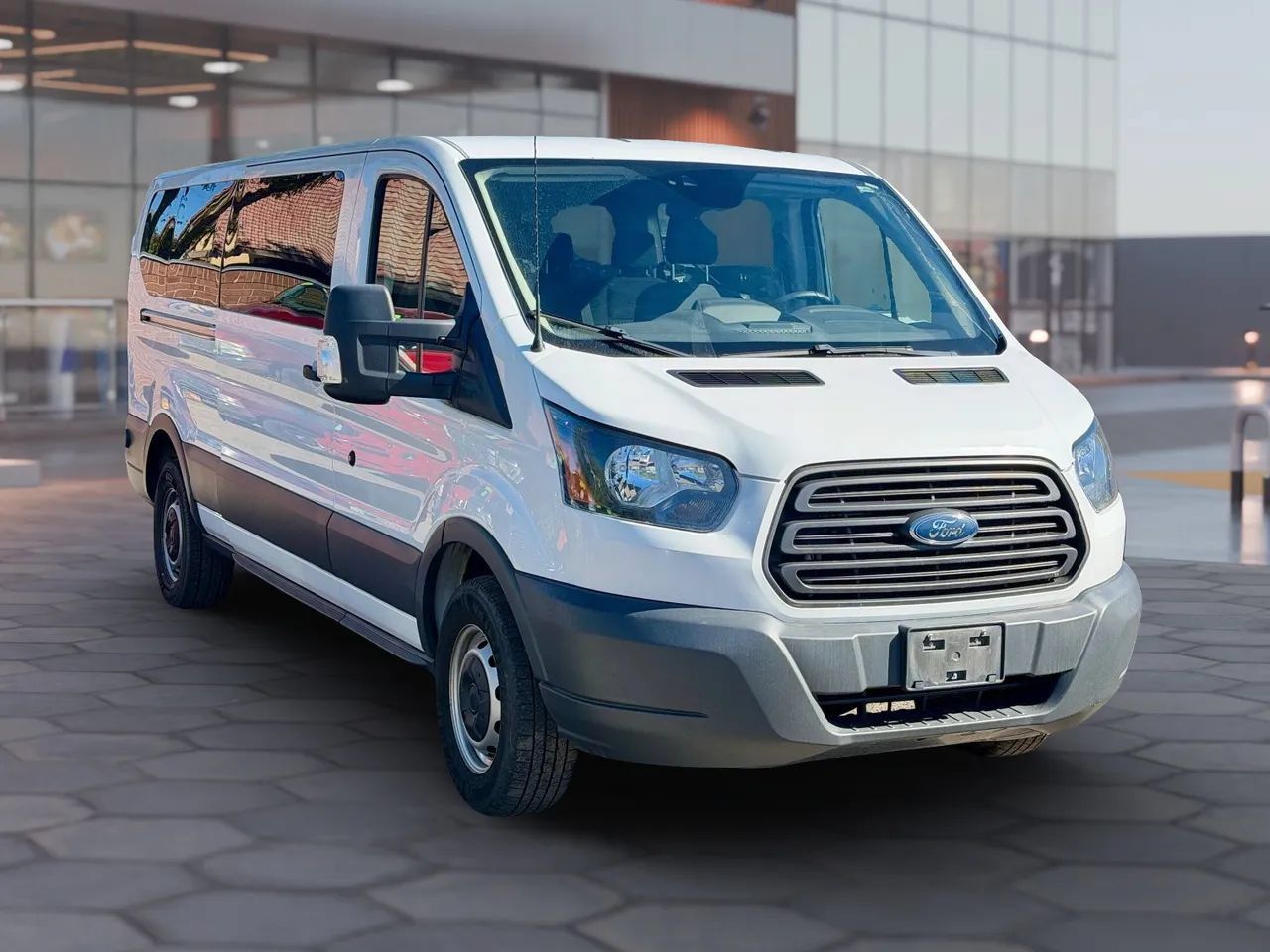 Used 2018 Ford Transit 350 XL RWD image 1