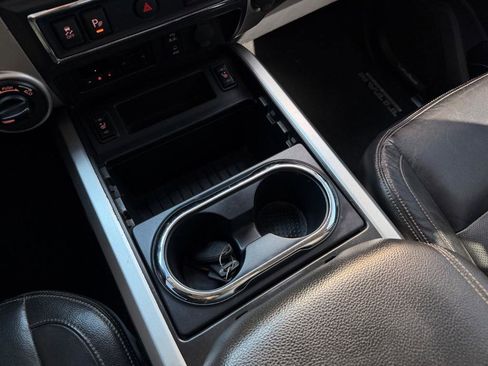 Used 2017 Nissan Titan SL w/ Chrome Package image 13