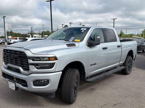 Used 2026 RAM 2500 Big Horn AWD/4WD image 4
