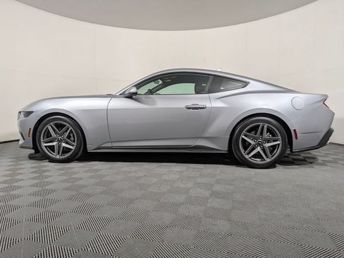 Used 2026 Ford Mustang Coupe RWD image 5