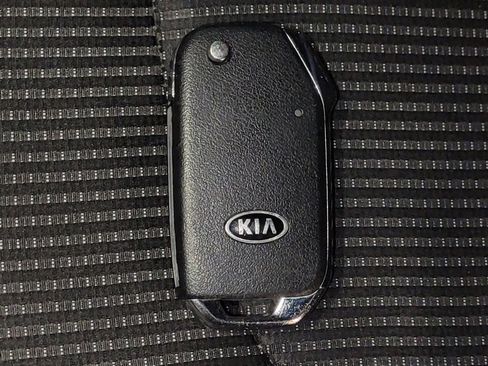 Used 2019 Kia Forte LXS FWD image 32