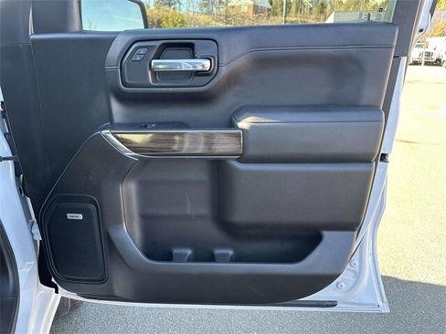 Used 2021 Chevrolet Silverado 1500 LT Trail Boss w/ Convenience Package II image 23