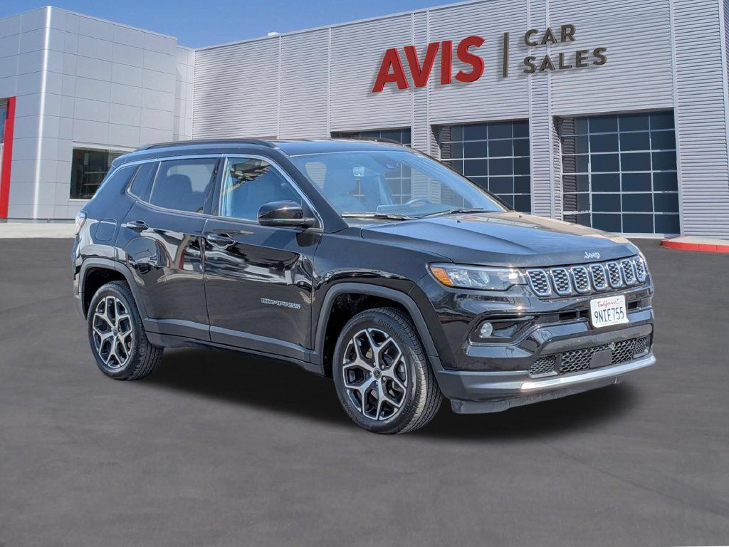 Used 2025 Jeep Compass Limited AWD/4WD image 3
