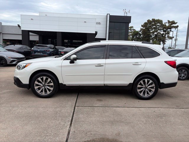 Used 2017 Subaru Outback 2.5i Touring AWD/4WD image 2
