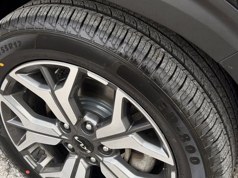 Used 2022 Kia Seltos EX image 10