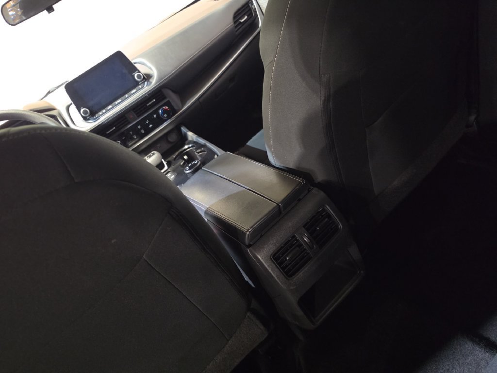 Used 2023 Nissan Rogue S AWD/4WD image 21
