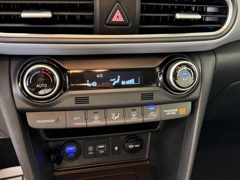 Used 2021 Hyundai Kona Limited w/ Cargo Package image 21