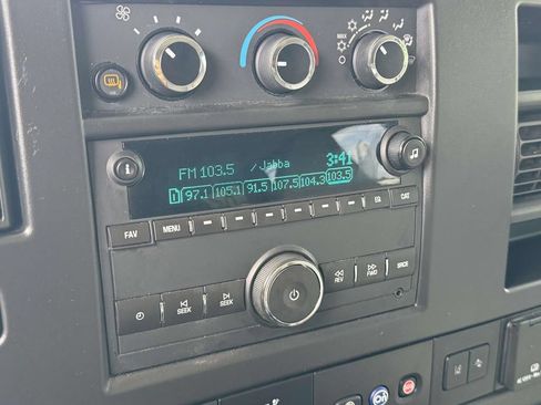 Used 2019 Chevrolet Express 3500 LT w/ LT Preferred Equipment Group RWD image 30