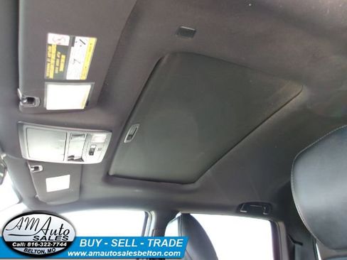 Used 2019 Toyota Tacoma Limited image 31