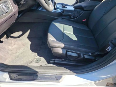 Used 2017 BMW 320i Sedan image 30