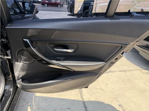 Used 2018 BMW 320i Sedan RWD image 25