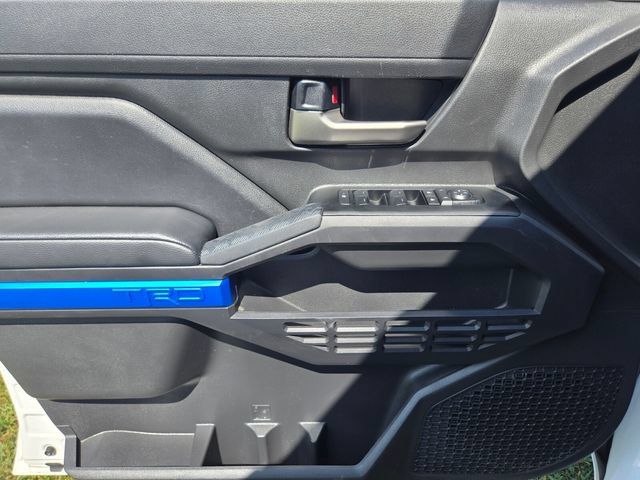 Used 2025 Toyota Tacoma TRD Off-Road AWD/4WD image 34