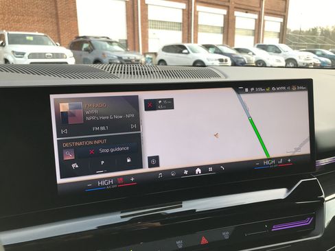 Used 2024 BMW 530i xDrive w/ Premium Package image 21