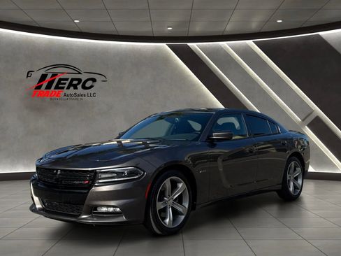 Used 2015 Dodge Charger R/T RWD image 9