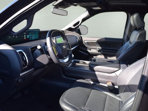 Used 2025 Ford Expedition Platinum w/ Stealth Performance Package AWD/4WD image 11