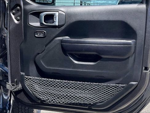 Used 2018 Jeep Wrangler Unlimited Sport S AWD/4WD image 28