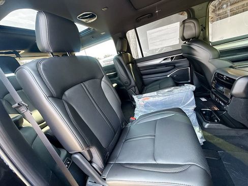 New 2026 Jeep Grand Wagoneer 2WD image 31