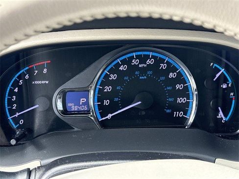 Used 2011 Toyota Sienna XLE image 28