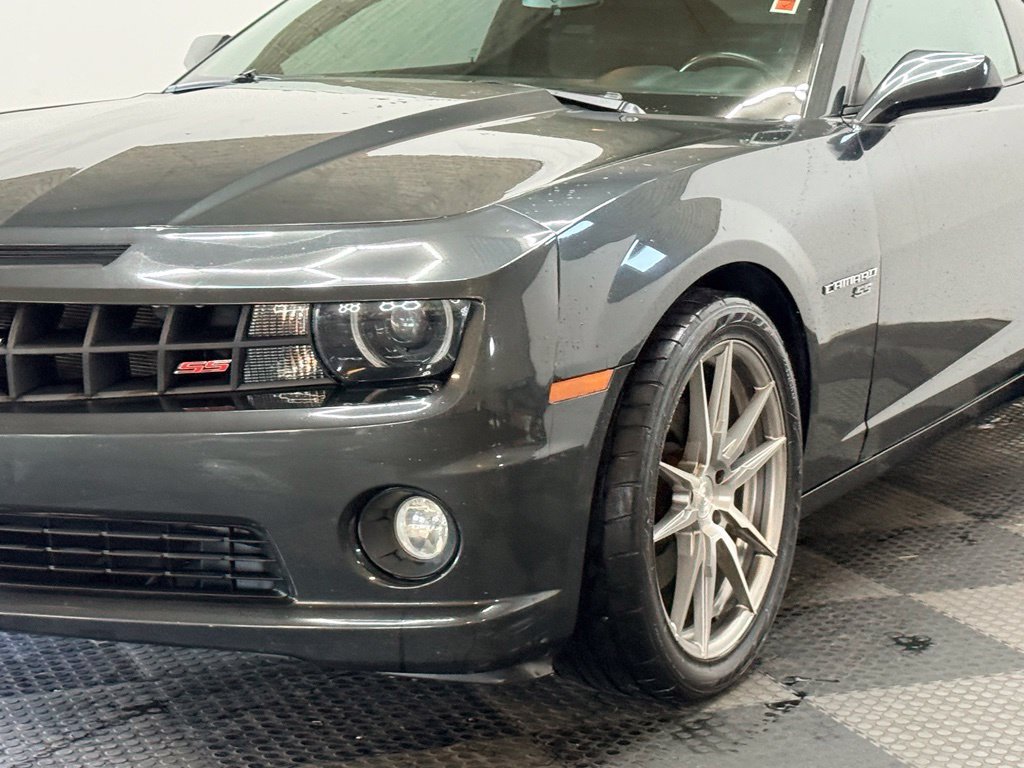 Used 2013 Chevrolet Camaro SS w/ RS Package RWD image 7